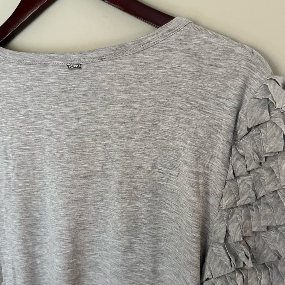 St John | Gray Ruffled Tee | Large - Picture 4 of 12